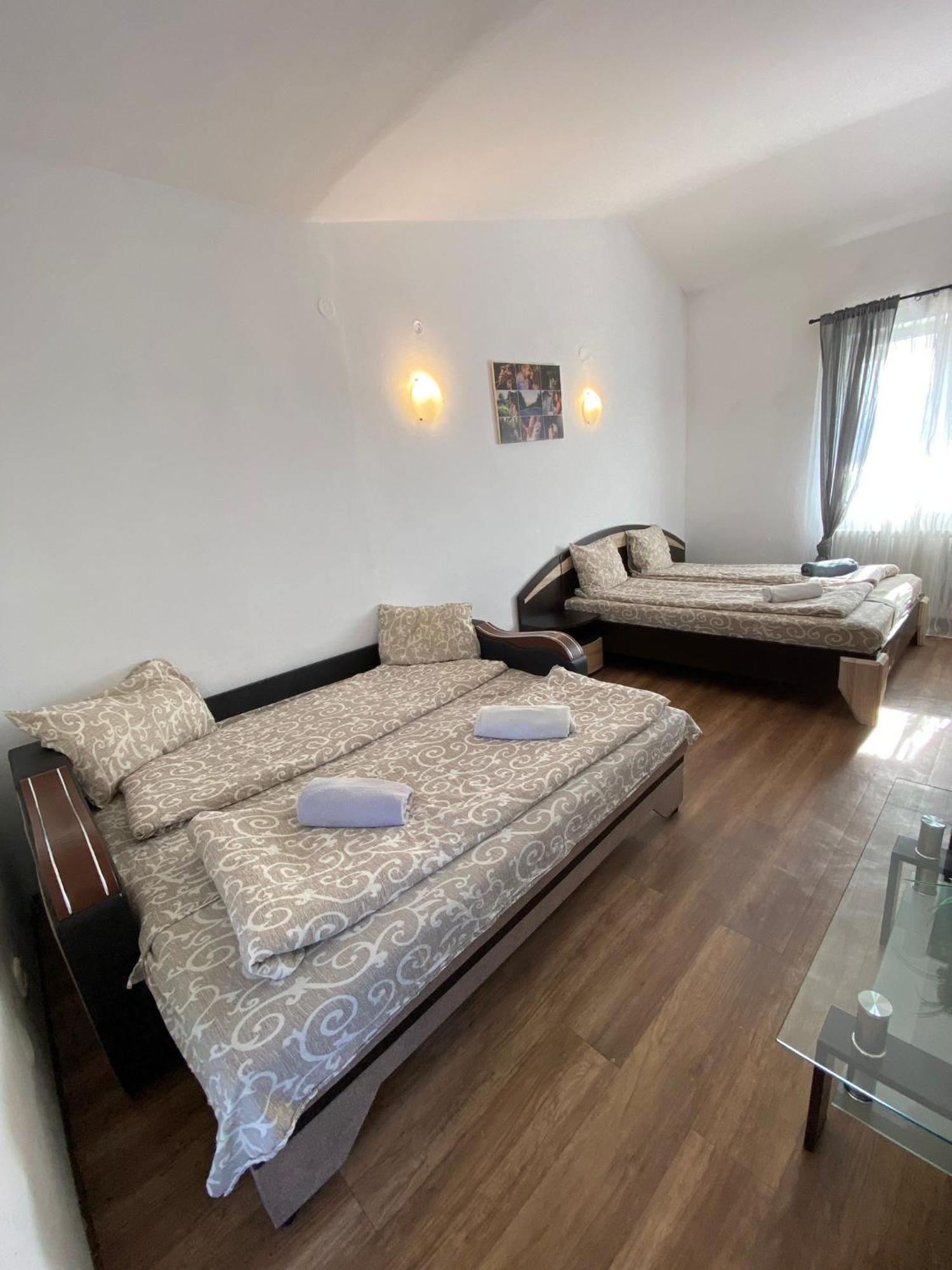 Sebeş Motel Dacia מראה חיצוני תמונה