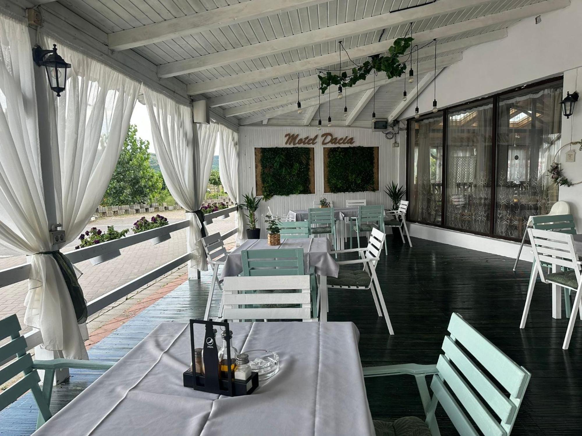 Sebeş Motel Dacia מראה חיצוני תמונה