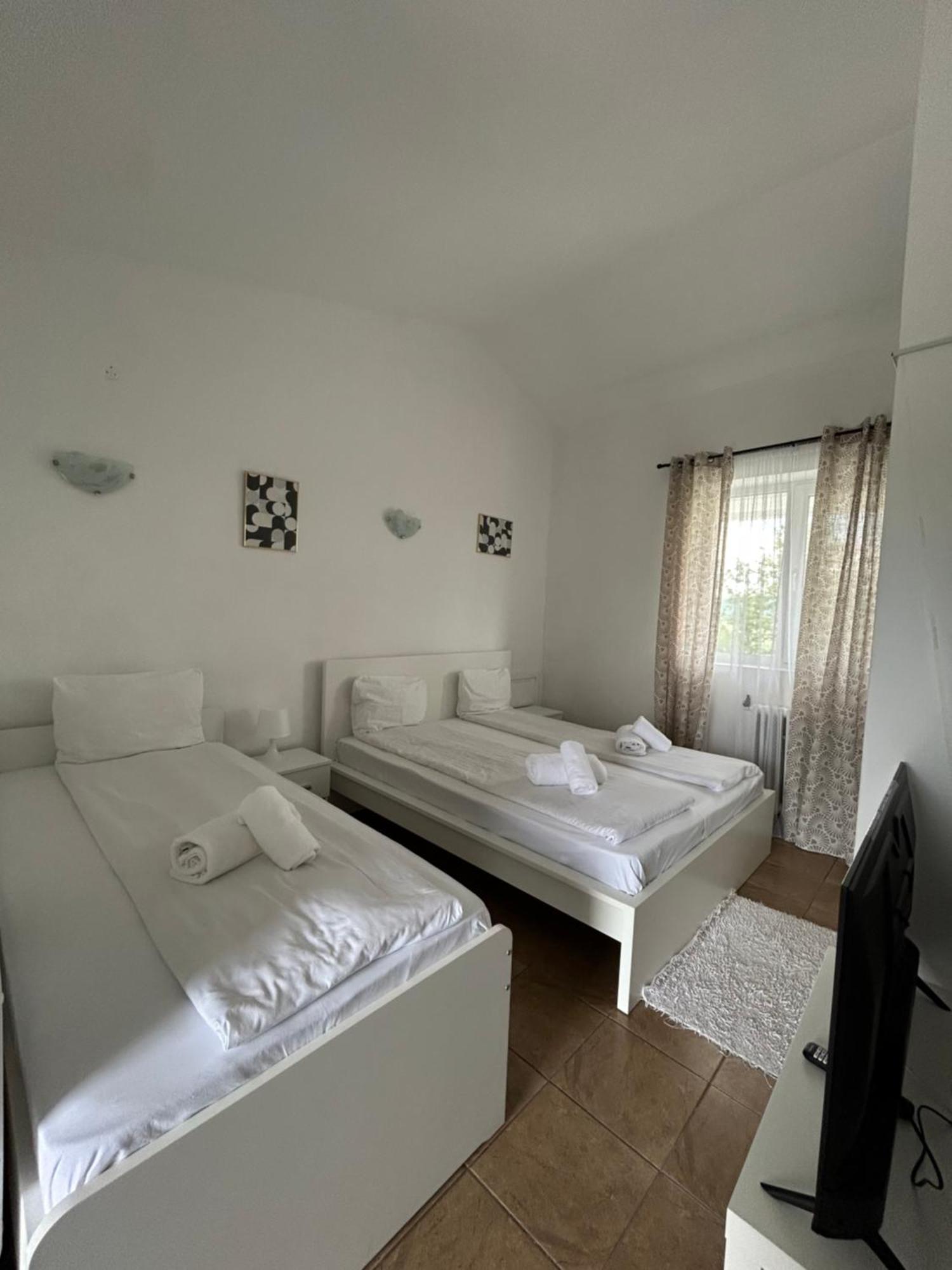 Sebeş Motel Dacia מראה חיצוני תמונה