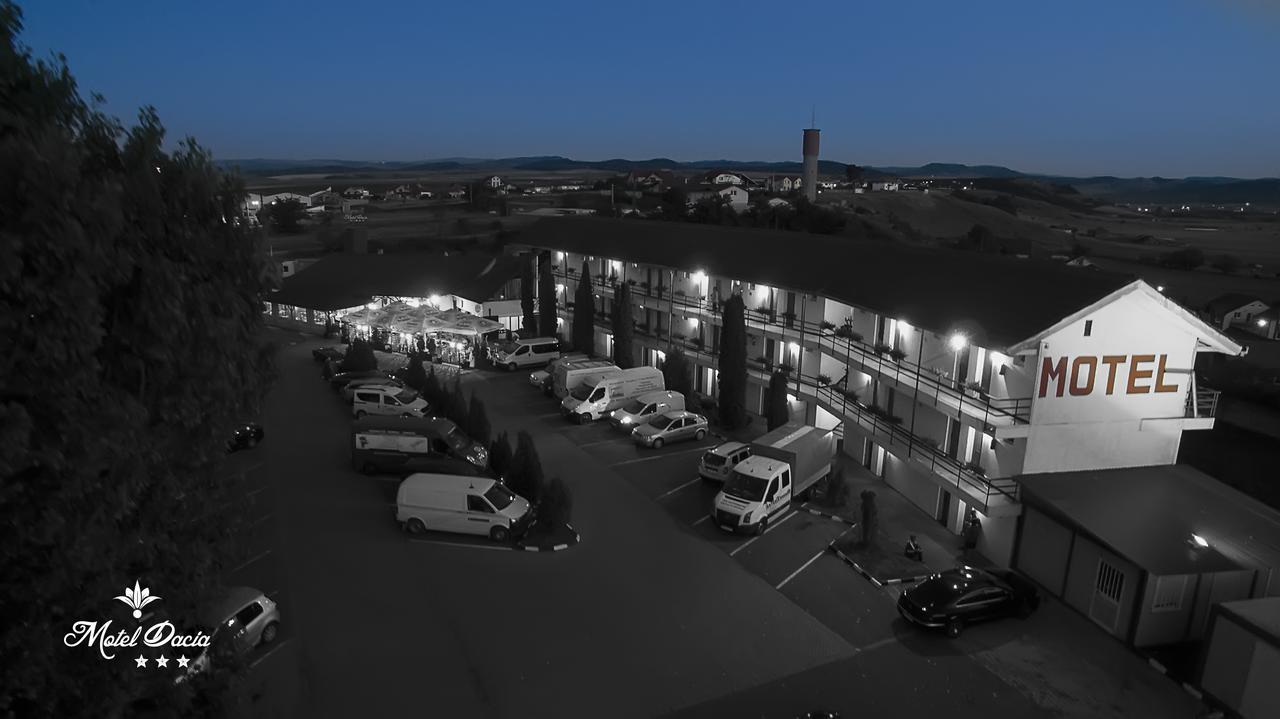 Sebeş Motel Dacia מראה חיצוני תמונה